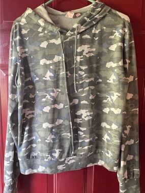 Women's Green Camo Long Sleeve Hooded Tee